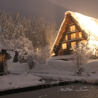 白川郷に行ったら泊まってみて♪ 古き良き日本の暮らしが体験できる”合掌造りの宿”