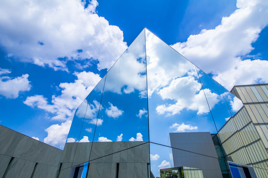 自然と共存 ガラスの屋根 空間そのものがアートな日本の美しい美術館 キナリノ 自然と共存 ガラスの屋根 空間そのものがアートな日本の美しい美術館 キナリノ