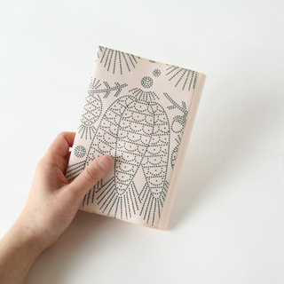 本を読むなら、気分も上げたいよね。読書タイムに欠かせない『ブックカバー』集合！