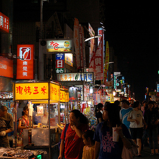 台北から日帰りもできる♪懐かしさと心地よい混沌の街【台湾・高雄】