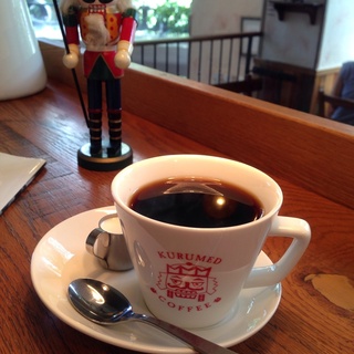 扉開けたら物語の世界。大人も子どもも虜にするカフェ「クルミドコーヒー」