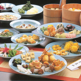 京都を旅するなら。お寺でゆっくりと精進料理を味わってみませんか。