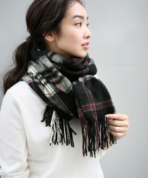 羽織ったり、巻いたり使い勝手◎「ストール」を使った素敵な