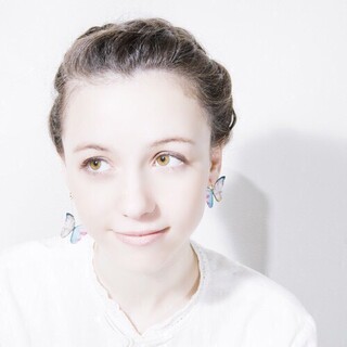 私だけのたったひとつ。春風に揺れるハンドメイドのピアス・イヤリング