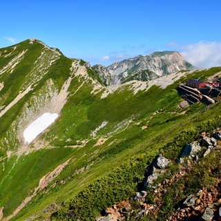 最後に大パノラマビューを。北アルプス最初の登山は「唐松岳」がおすすめ。