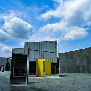 ロケーションや建築が素晴らしい！空間を楽しめる国内の美術館8選