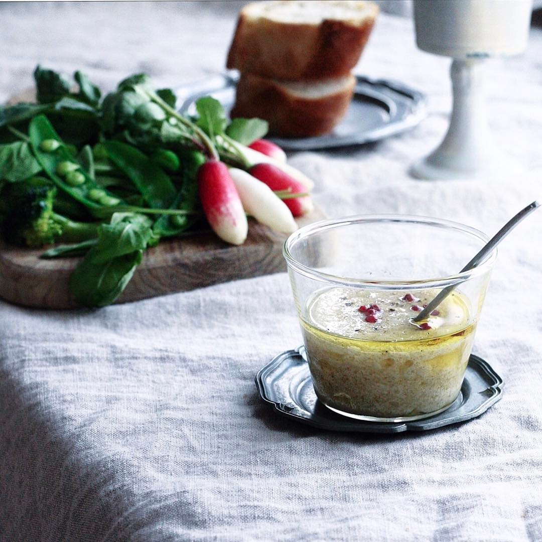 涼しげで、繊細で、美しい。『ガラスの器』でつくる美味しい食卓