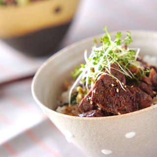 薬味好きな方の常識♪お肉をわさびでいただけば、美味しいお店の味だね