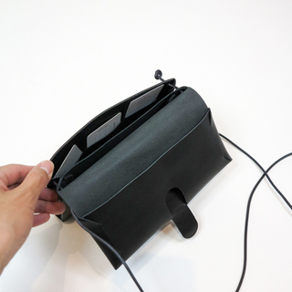 シンプルなのに仕掛けのあるデザイン。カラフルで美しい「irose（イロセ）」の財布