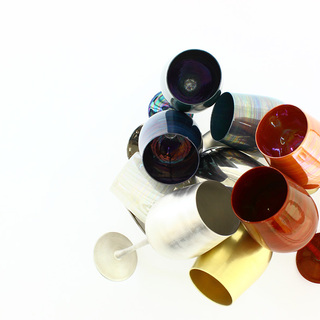 陶芸なのにワイングラスも。すべすべで美しい青木良太さんの器