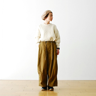 お洒落な人は持っている。ワイドなシルエットの「ヒザデルパンツ」が気になる！ 