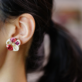 艶やかに慎ましやかに。世界が注目、日本の伝統花飾り”つまみ細工〔KANZASHI〕”