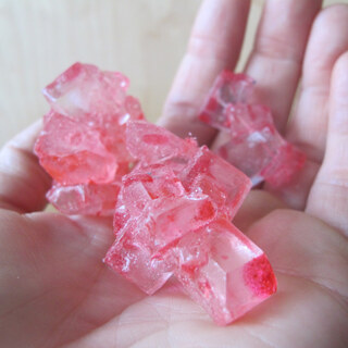 砂糖の結晶がジュエリーみたい!キラキラ輝く“ロックキャンディ”の作り方