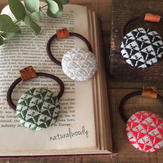 ちくちく刺して仕上げる幸せ。こぎん刺しの基本の作り方と作品集。