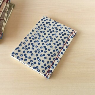 ぬくもりを感じる「和綴じ」製本。素敵なアイテムと手作り方法をご紹介♪