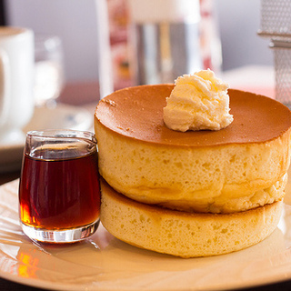 夢のようなスイーツ☆ ふわふわスフレパンケーキ作りにチャレンジ