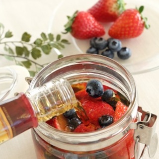 ワクワクしながら待つ楽しみも♪自家製「果実酒」と「漬け込み酒」の作り方