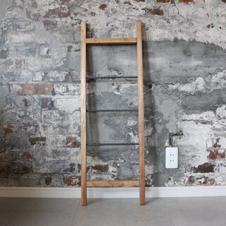 シンプルでおしゃれなインテリア♪ラダーラックを簡単DIY！