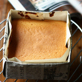 しっとりふわふわ♡「新聞紙カステラ」の作り方とアレンジレシピ