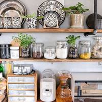 見せる も 収納 も叶う 暮らしの中の上手な かご使い ビン使い キナリノ