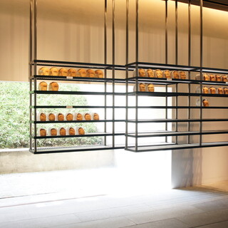 “パン屋さん”の概念を覆す!吉祥寺の秘密基地「ダンディゾン」