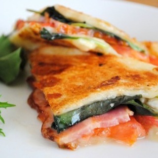 Ottimo！熱々チーズがトロけ出す”パニーニ”の作り方＆おすすめ店☆