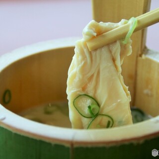 ツルンと滑らか。大豆の風味抜群の「生湯葉」を手作りしてみよう♫