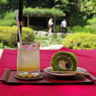 梅雨から夏にかけての花散歩。カフェと花をめぐる“わたしの京都旅”