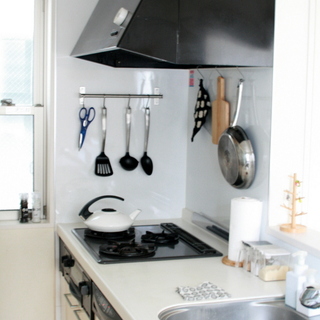 小さな「収納のお悩み」を解決！収納上手なブロガーさんの『S字フック』活用術を学ぼう！