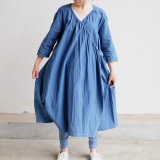 日本のブルー、美しい伝統技術を身に纏う。夏にぴったりの「藍染め」コーデ