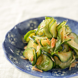 生でも加熱してもOK！意外と使える夏野菜【ズッキーニ】の簡単レシピ集