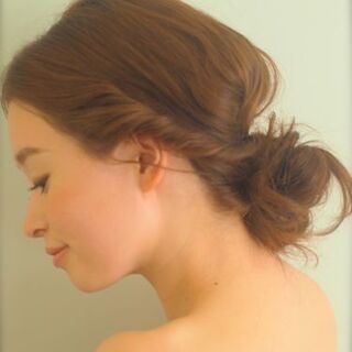 “ゆるふわ”でおしゃれ感アップ♪夏のまとめ髪アレンジ集