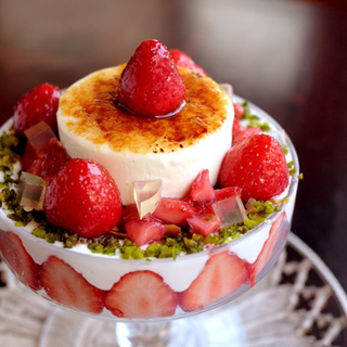 まるで宝石箱！見て食べて思わずうっとり【フルーツパフェ】の名店6選