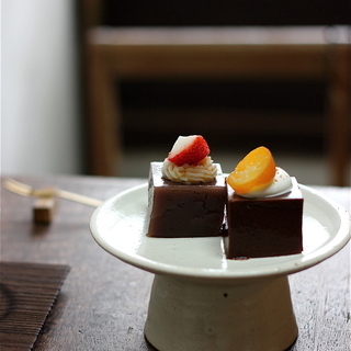 モダンで美しく、もっと身近に ～和菓子に親しもう～