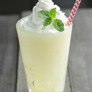 冷たいシャリシャリ感がたまらない！「フローズンドリンク・フラッペ」をお家で作ろう♪