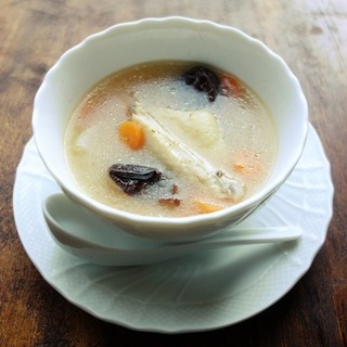 夏バテや冷房で冷えた体にやさしい「サムゲタン（参鶏湯）」でスタミナアップ！