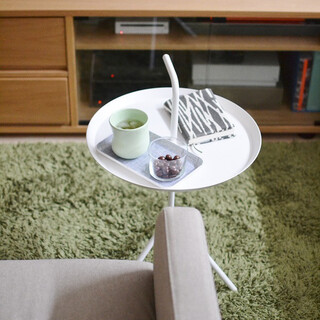 お部屋の救世主！“サイドテーブル”をおしゃれに活用してみよう