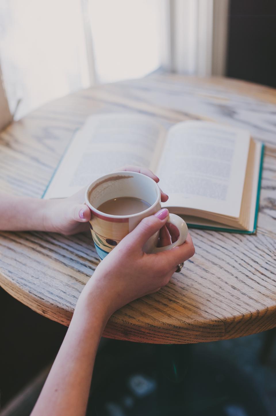 ゆったり静かに読書がしたい そんな時に訪れたい居心地のいい都内のカフェ 7選 キナリノ