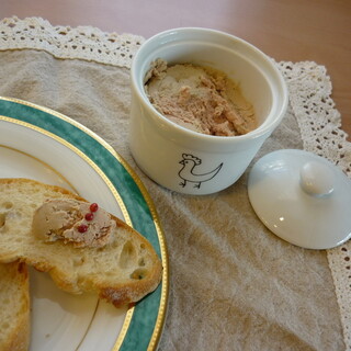 持ち寄りパーティーにも♪パークハイアットの「パテ」は美味で容器もかわいいよ！