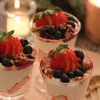 とっても簡単。でも特別感のある"トライフル"を作ってみない？