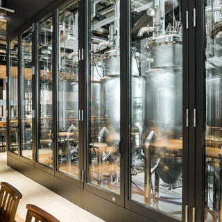 できたてビールが飲める！”ブリュワリーバー“で最高な贅沢時間を味わおう