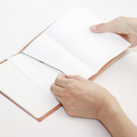もったいないを減らす。シンプルで美しい、イリモノ デザイン製作所の【裏紙ノート】 