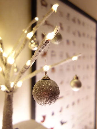 クリスマス気分をやさしく盛り上げる ほっこりナチュラルなインテリア デコレーション キナリノ