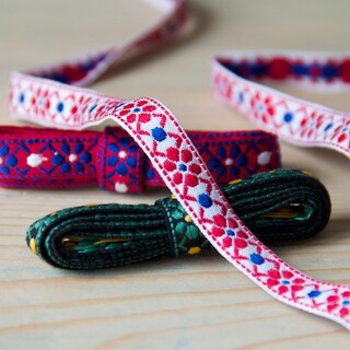 色にもデザインにも見惚れる♪《チロリアンテープ》で"貼るだけハンドメイド"に挑戦