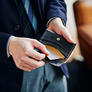 タイプで選べば迷いなし！【男性のジャンル別】おすすめギフト＊革小物編