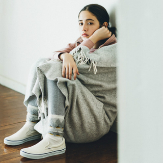 冬のおしゃれを楽しもう。 足元の“プラス1”が叶えるスマートな冷え対策