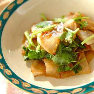 のっけるだけじゃない！味わい広がる《パクチー》のアレンジレシピ集