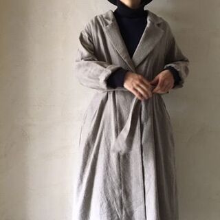 佇まいがサマになる。今年は“ローブ”でこなれ感を手に入れよう！