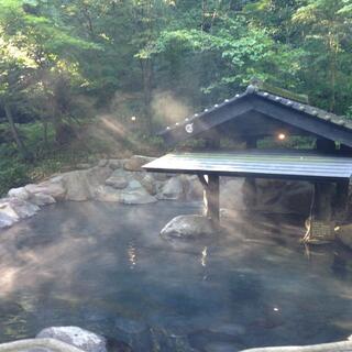 山の風景と川のせせらぎを感じて…【熊本】懐かしい風情の「黒川温泉」で湯巡り＆グルメ旅