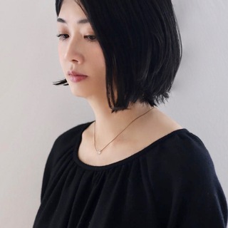大人の装いにきらりと光るアクセサリーを忍ばせて。デイリーに使える 大人の装いにきらりと光るアクセサリーを忍ばせて。デイリーに使える